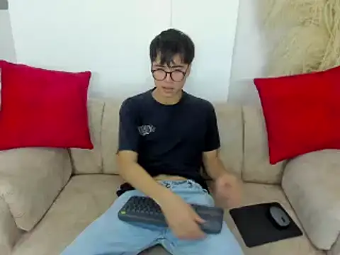 Snapshot of liam_orion chatting on March 8, 8:24 pm liam orion online show from March 8, 8:24 pm