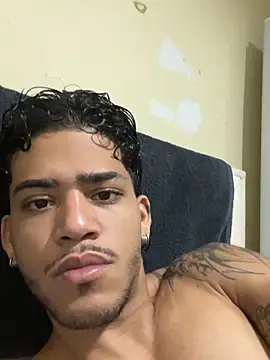 izaak taylor7 online show from June 5, 11:27 am