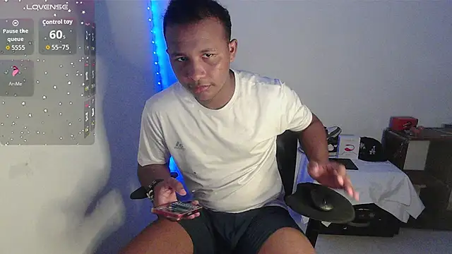 Snapshot of Gooss_cum chatting on October 13, 3:18 pm Gooss cum online show from October 13, 3:18 pm
