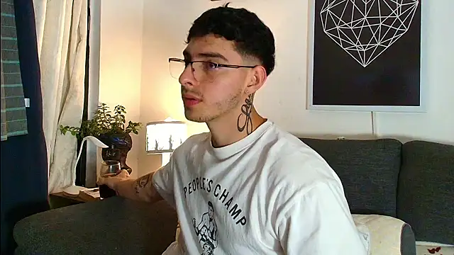 thomyafar online show from March 21, 1:42 am