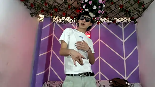 Maxxi hot23 online show from September 19, 8:08 pm