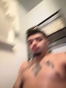 Snapshot of papiVilla23 chatting on October 19, 4:06 am papiVilla23 online show from October 19, 4:06 am