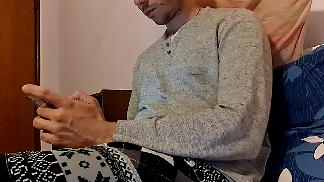 Cazzettostorto99 online show from April 20, 7:05 pm