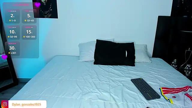 Dylan Turnerr online show from July 15, 6:42 am