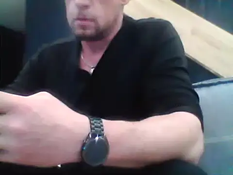 waldik083 online show from March 1, 11:37 pm