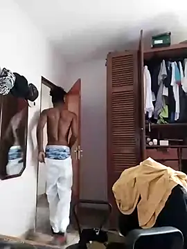 Snapshot of jimmylouies99 chatting on October 27, 3:36 pm jimmylouies99 online show from October 27, 3:36 pm