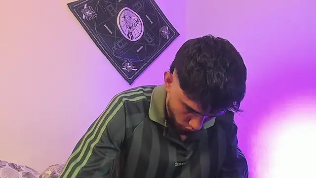 samevansx  online show from April 16, 9:04 pm