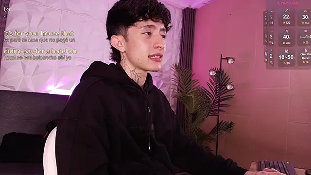 troy rouge online show from November 20, 7:45 pm