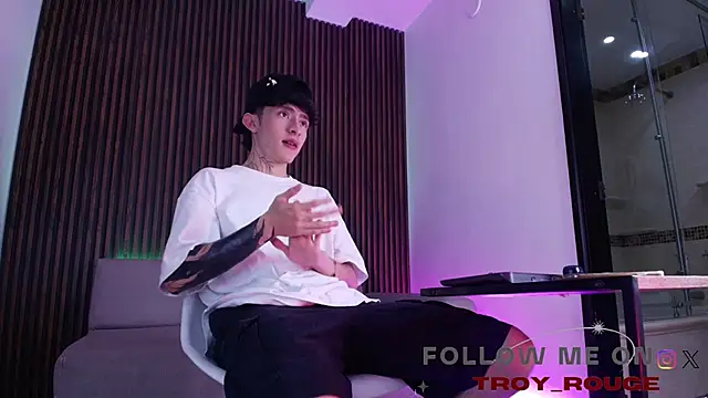 troy rouge online show from November 5, 7:38 pm