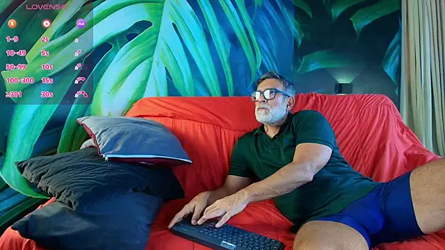 Snapshot of LukeCrews chatting on September 26, 8:06 pm LukeCrews online show from September 26, 8:06 pm