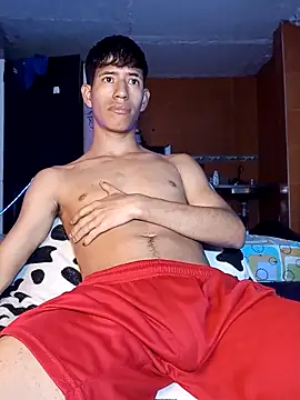 dareck 18 online show from April 12, 11:49 pm