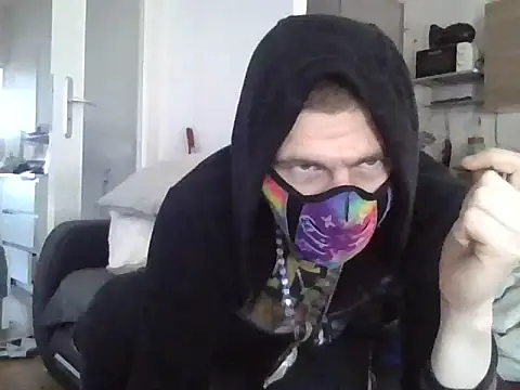Snapshot of ThePython666 chatting on March 18, 12:17 pm ThePython666 online show from March 18, 12:17 pm