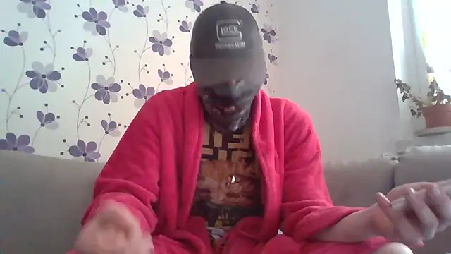 Snapshot of ThePython666 chatting on March 14, 12:18 pm ThePython666 online show from March 14, 12:18 pm