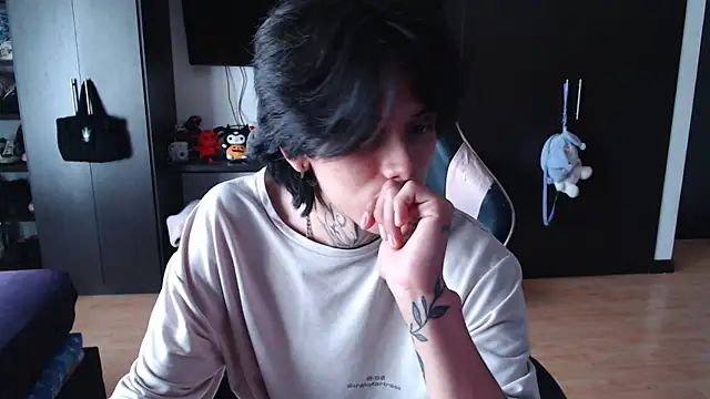 xIce Boy online show from December 16, 1:51 pm