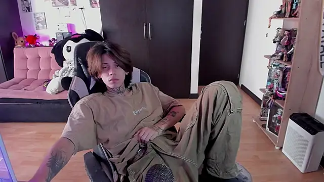 xIce Boy online show from May 20, 1:28 pm