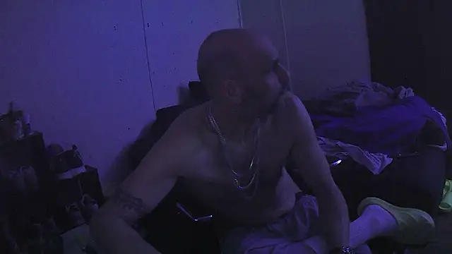 Muffdiver718 online show from January 12, 9:13 am