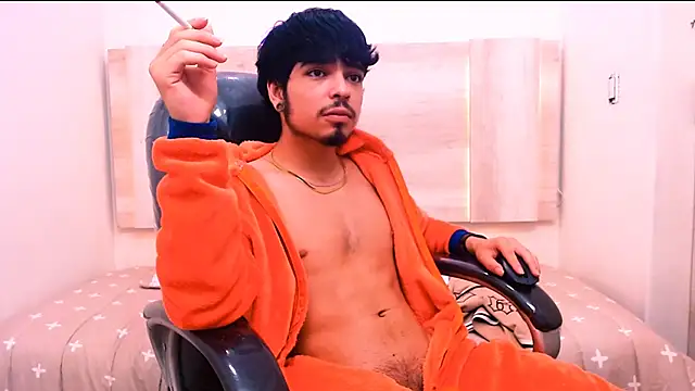 SexxzoneBoy online show from March 17, 6:18 am