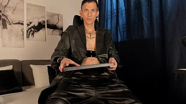 Giotrashy online show from July 17, 7:20 pm