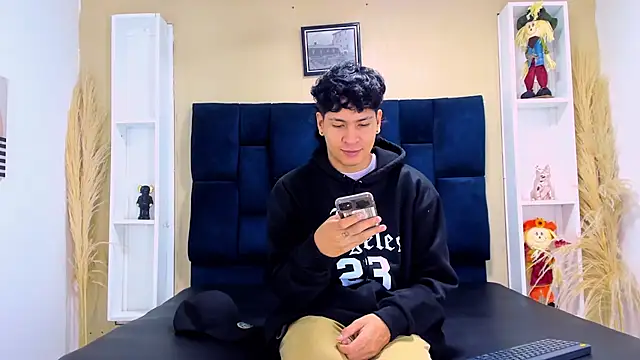 Jhojan twink online show from October 2, 12:31 pm