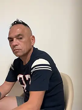 mateocali25 online show from May 28, 9:24 pm