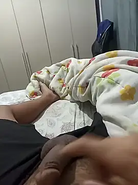 Snapshot of JovanRJ chatting on September 18, 1:35 pm JovanRJ online show from September 18, 1:35 pm