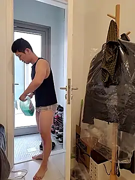 woonee827372 online show from December 5, 3:57 am