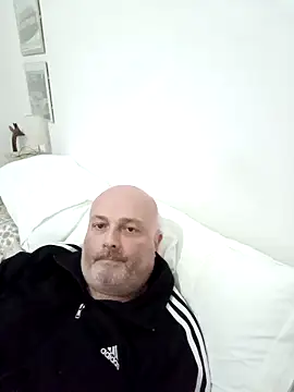 Alexis Bull online show from February 6, 5:43 pm