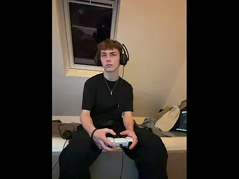 colar55x online show from March 2, 6:48 pm