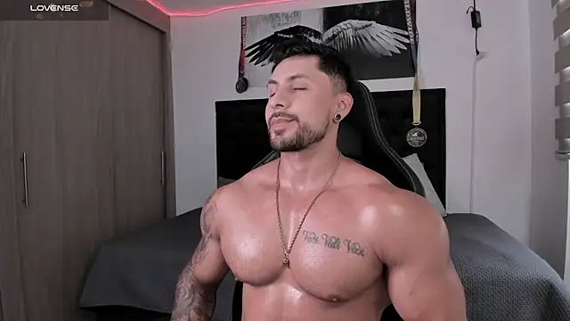 santi aesthetic online show from November 26, 8:23 pm