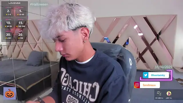 OliverTwinky online show from October 25, 1:24 pm