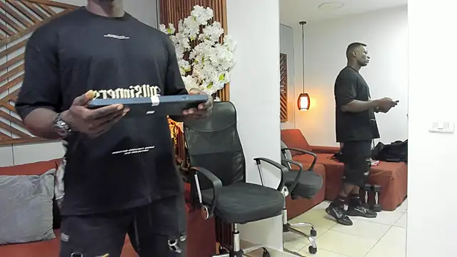 MarcusBlack  online show from November 8, 11:57 am