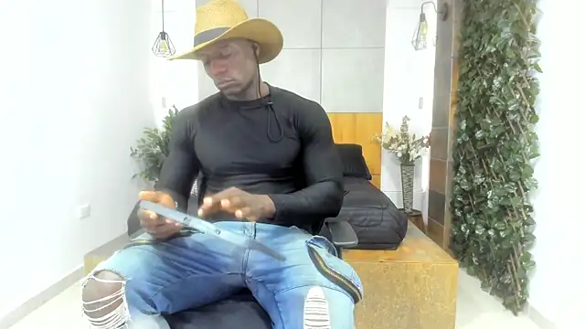 MarcusBlack  online show from November 20, 11:53 am