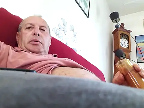 Vince072 online show from April 10, 11:39 am