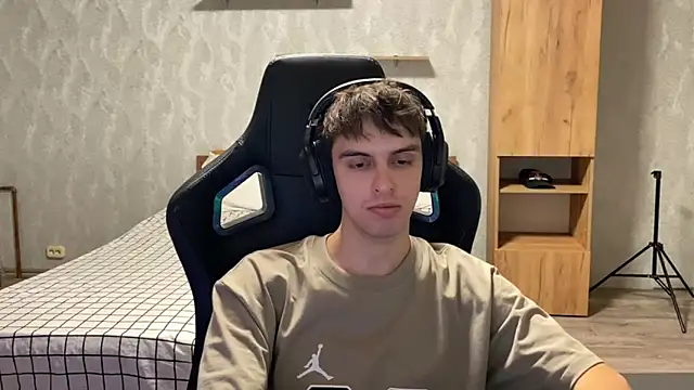 Snapshot of elliot_scott chatting on September 20, 1:22 pm elliot scott online show from September 20, 1:22 pm