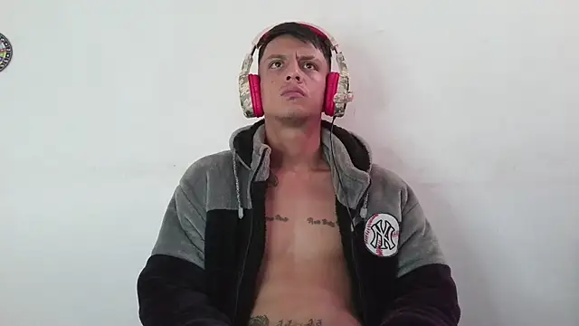 andrewcoopper1 online show from March 10, 2:01 pm