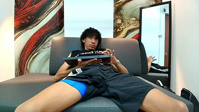 simondwayne online show from April 15, 7:58 pm