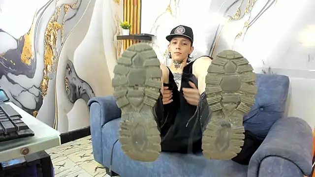 StraightBoy Nick online show from October 21, 7:33 am