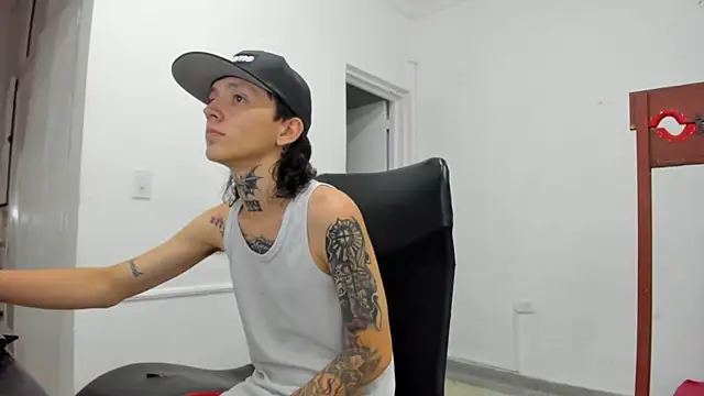 StraightBoy Nick online show from April 12, 9:38 pm