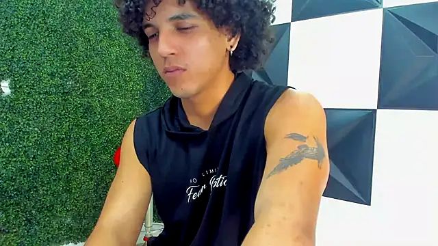 Xfire boy69 online show from October 21, 4:21 pm