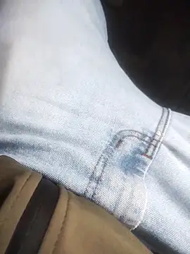 Snapshot of Alan131097 chatting on September 26, 5:21 pm Alan131097 online show from September 26, 5:21 pm