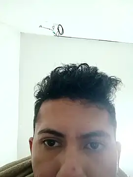 ArturrAlvs online show from April 12, 10:00 pm