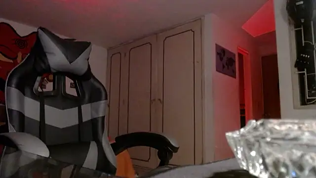 malek xarx  online show from February 3, 1:47 am