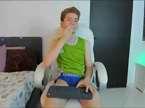 ThiagooJames online show from February 21, 7:42 am