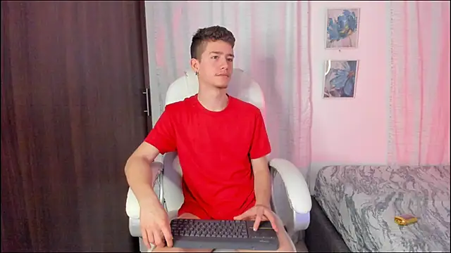 ThiagooJames online show from October 6, 1:54 am