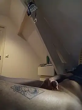 Tholel420 online show from April 1, 8:50 pm