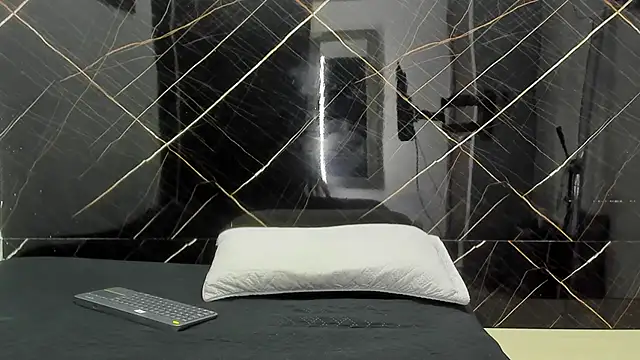  Axel 09 online show from April 9, 6:19 am