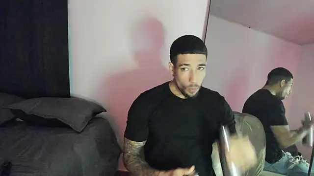 Snapshot of ThiagoLugo chatting on October 13, 2:28 am ThiagoLugo online show from October 13, 2:28 am