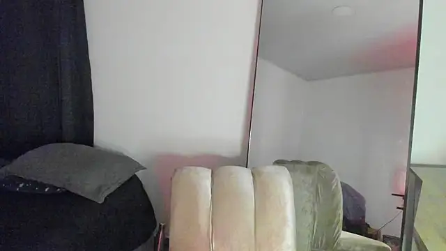 Snapshot of ThiagoLugo chatting on October 7, 3:32 am ThiagoLugo online show from October 7, 3:32 am