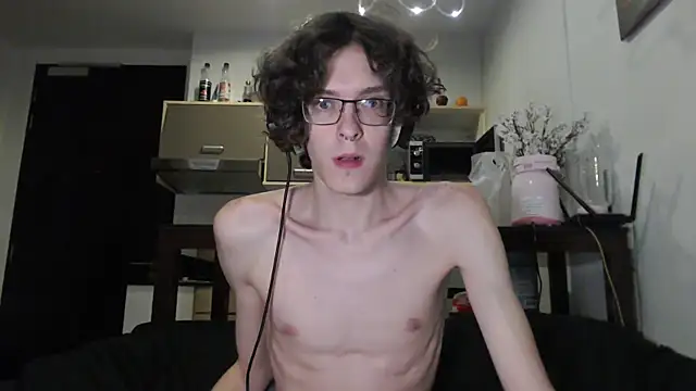 LovesomeCookie online show from October 3, 2:00 pm