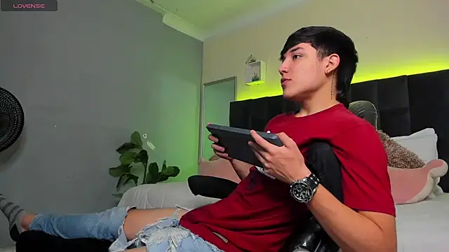 Ares di martin online show from November 29, 1:35 pm